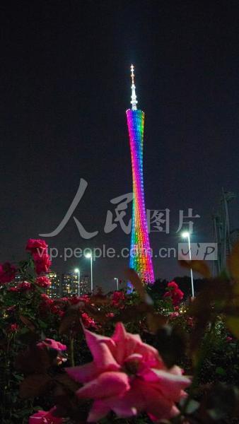 广州:夜晚下的广州塔-人民图片网