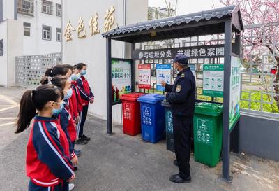 2022年3月26日,春光明媚,江苏省宿迁市泗洪县天岗湖乡金色家园小区门