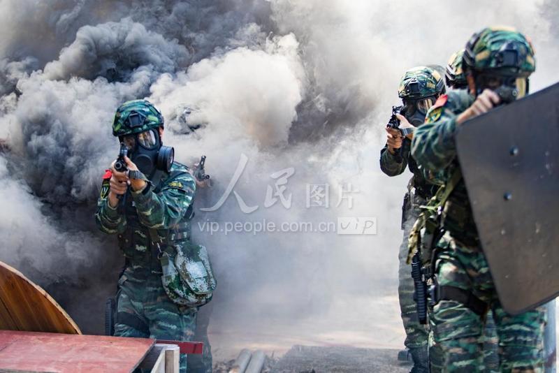 南宁：实战化反恐综合演练-人民图片网