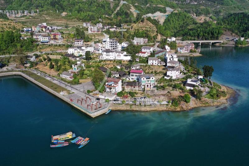 重庆彭水:春到周家寨