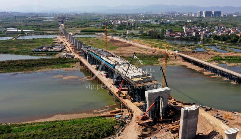 浙江金华:杭温高铁义乌特大桥开启桥梁预压测试-人民图片网