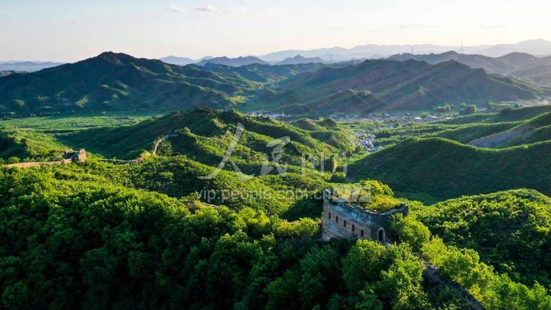 河北遵化:初夏长城美如画-人民图片网