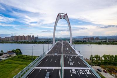 浙江宁波西洪大桥正式通车