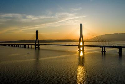 江西都昌鄱阳湖二桥景如画