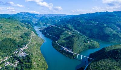 贵州毕节夹岩水利枢纽工程水位不断上涨现高峡平湖景观