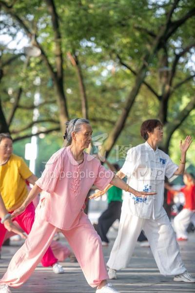 湖南道县:夏日晨练忙-人民图片网