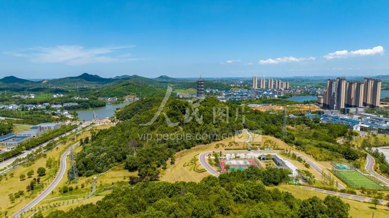 江西瑞昌:废弃矿山变身生态健身公园-人民图片网