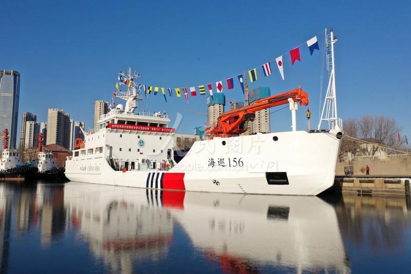 我国首艘具有破冰功能的大型航标船海巡156轮在天津列编