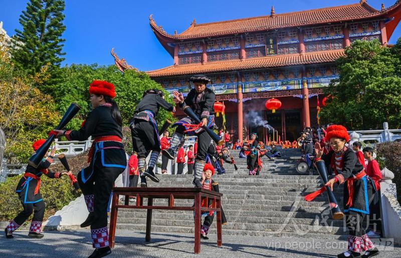 湖南江华:欢庆瑶族盘王节-人民图片网