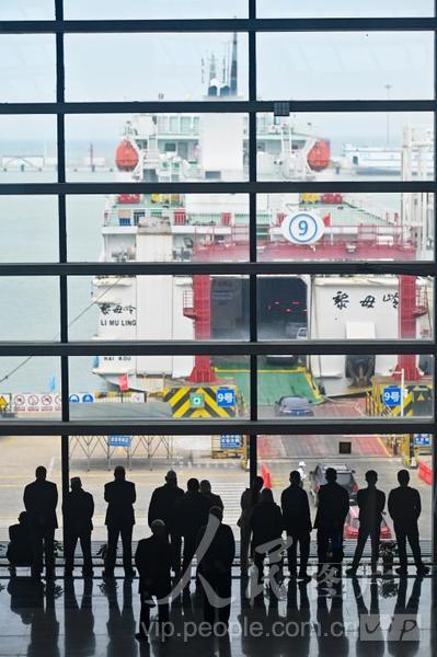 海南海口新海滚装码头客运综合枢纽站实现“零换乘”-人民图片网