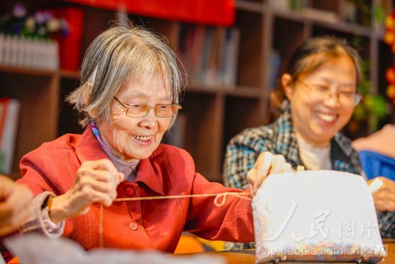 福建福州:长者学堂“欢乐多” 幸福指数节节高-人民图片网