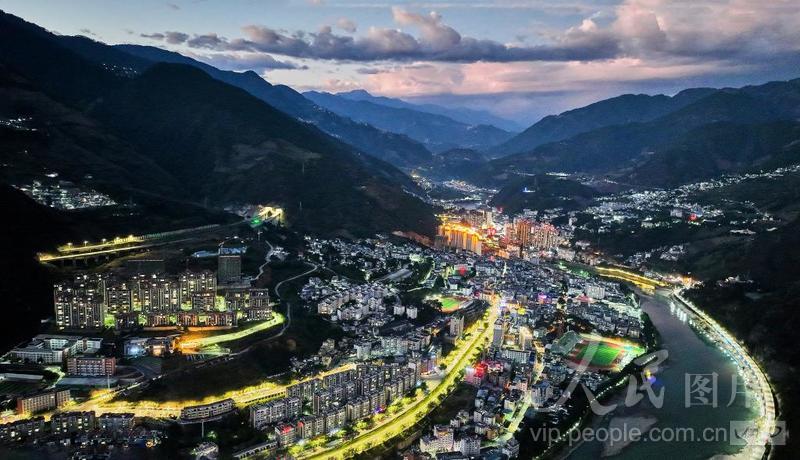 云南怒江:边陲夜色-人民图片网