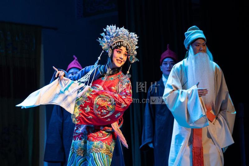 湖北武汉:戏曲演出过大年 精彩纷呈年味浓-人民图片网