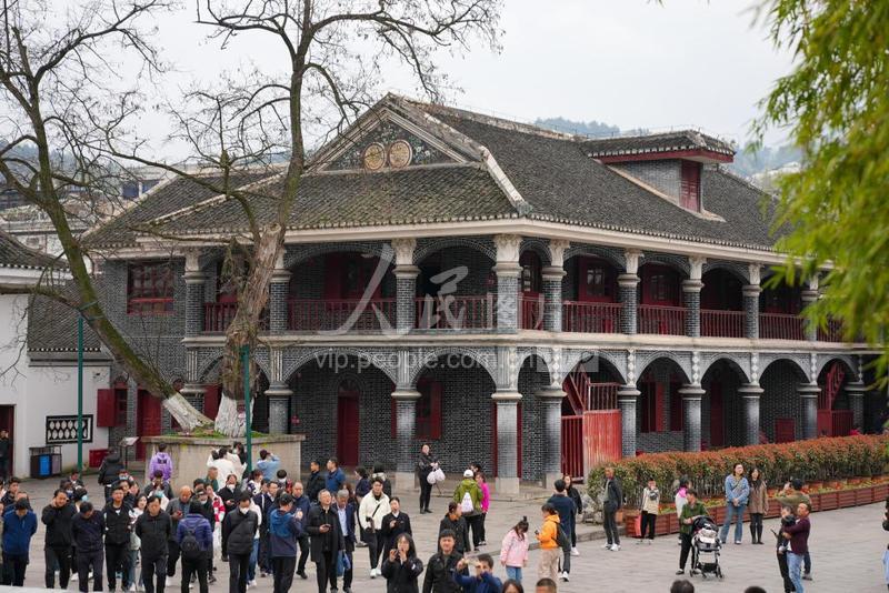 贵州遵义:红色旅游升温-人民图片网