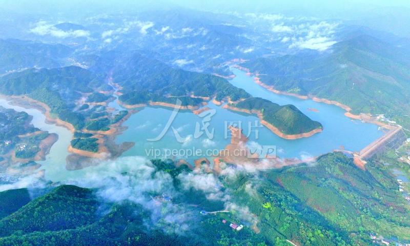 湖南常宁:云雾缭绕生态美-人民图片网