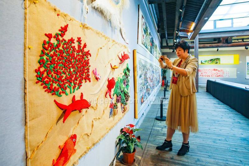 福建福州:闽宁民间工艺美术交流展开幕-人民图片网