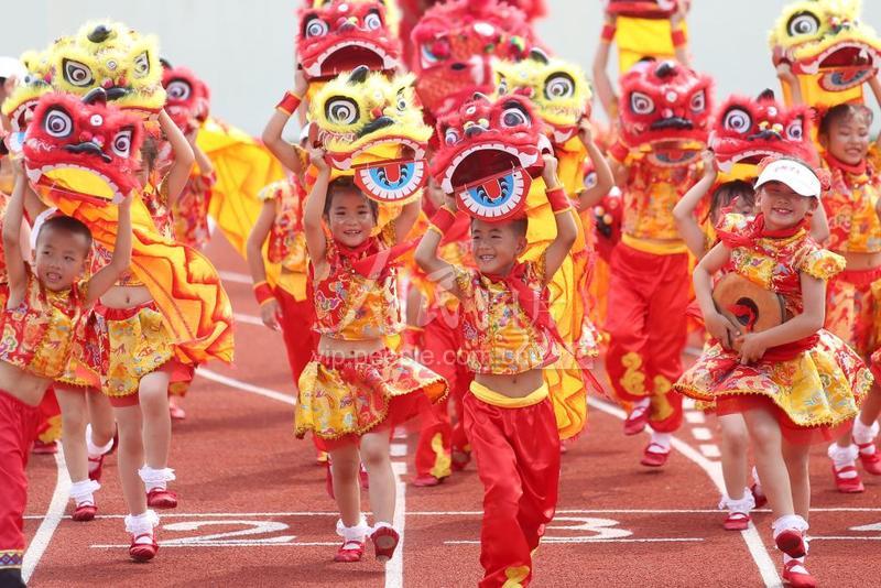 四川绵阳:非遗传承 舞狮庆祝节日-人民图片网