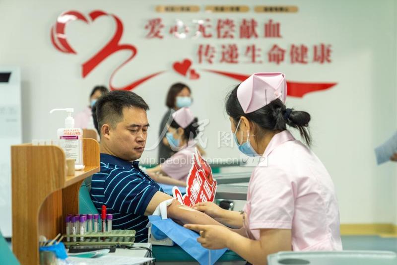 安徽肥东:无偿献血 奉献爱心-人民图片网