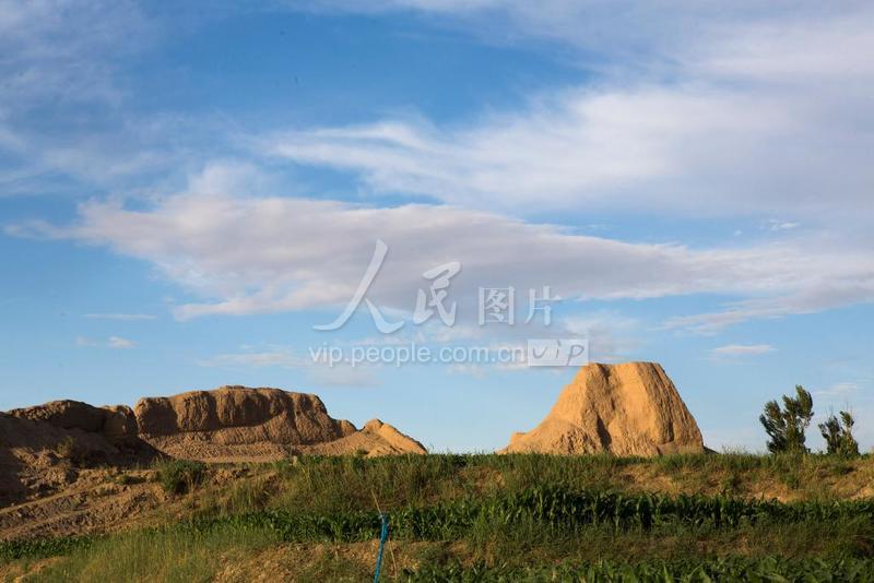 甘肃凉州：腾格里沙漠边缘的长城遗址-人民图片网