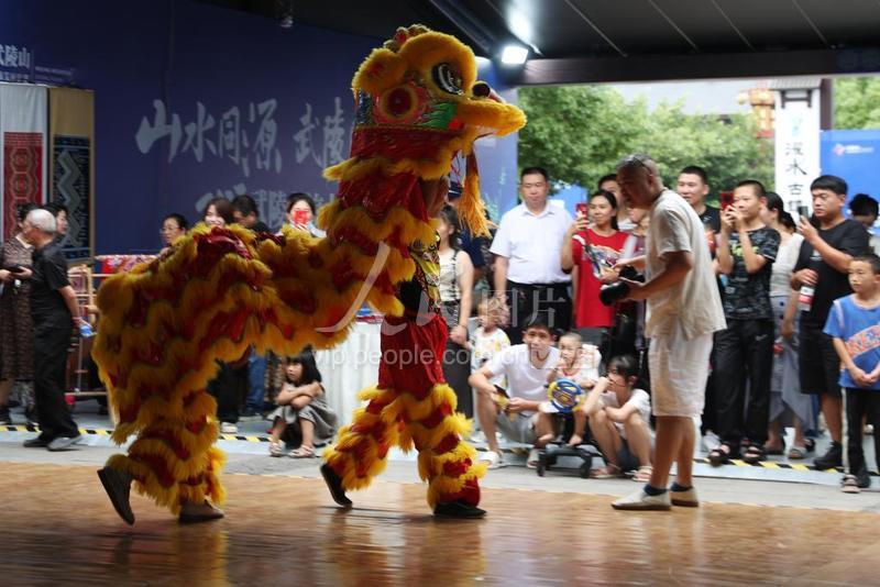 重庆黔江:展示非遗 融合文旅-人民图片网