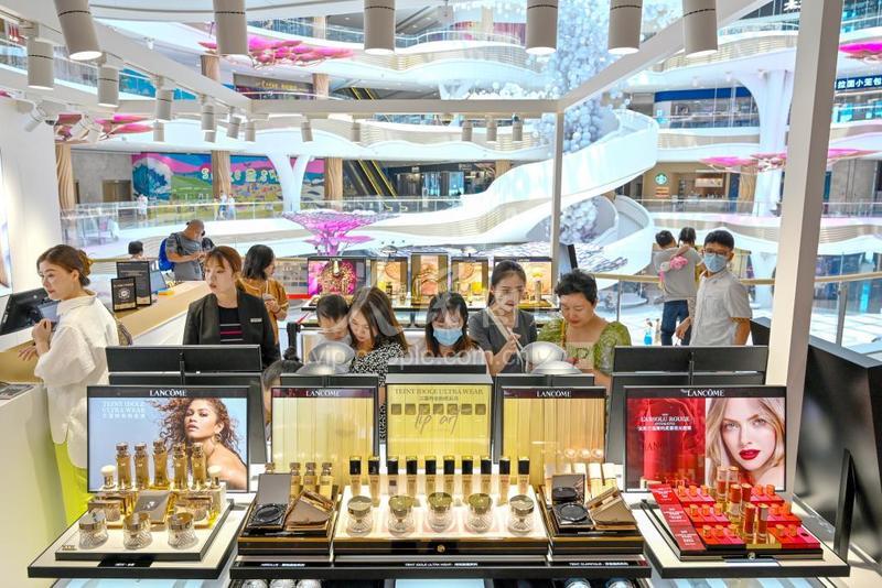 2023年前7月海南离岛免税销售金额289.3亿元-人民图片网