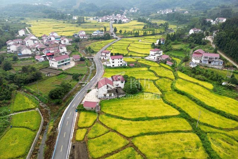 安徽石台：山村“丰”景如画-人民图片网