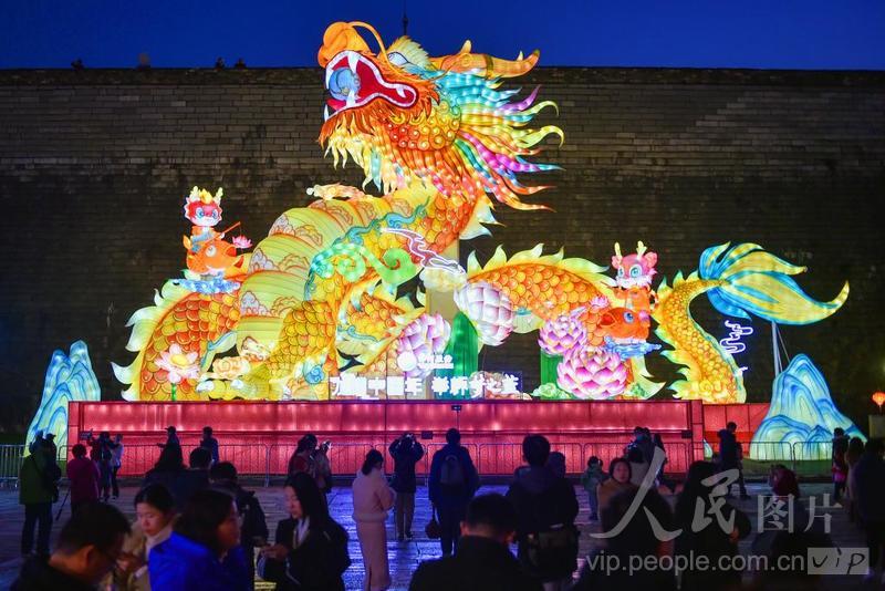 江苏南京：秦淮灯会璀璨亮灯-人民图片网