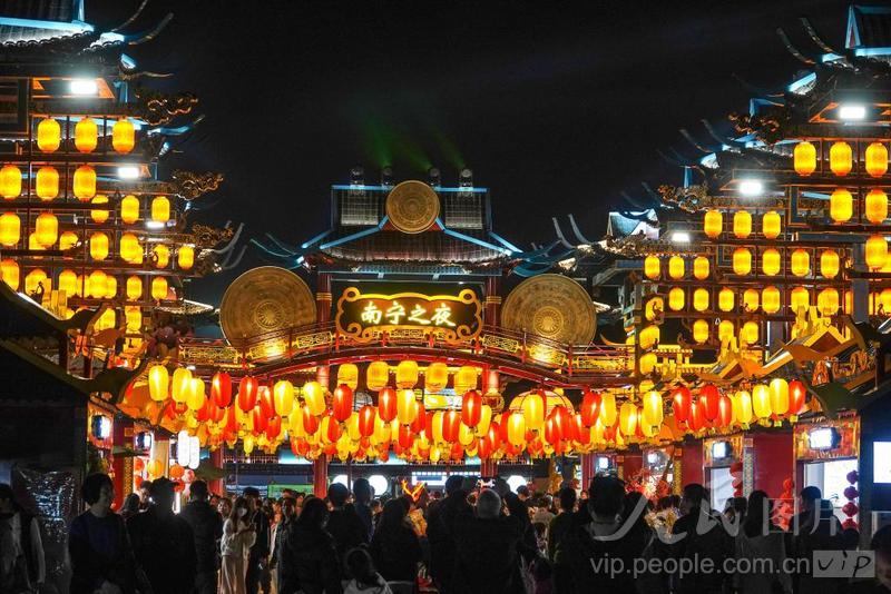 广西南宁:文旅街区人气旺-人民图片网
