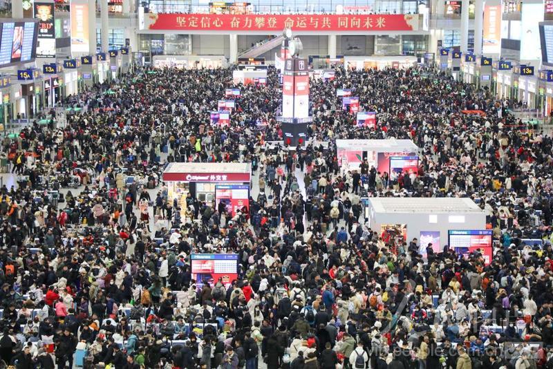 铁路上海虹桥站迎来春运客流高峰-人民图片网