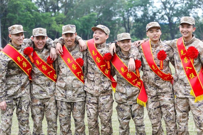 广东广州:新兵入伍 一身戎装-人民图片网