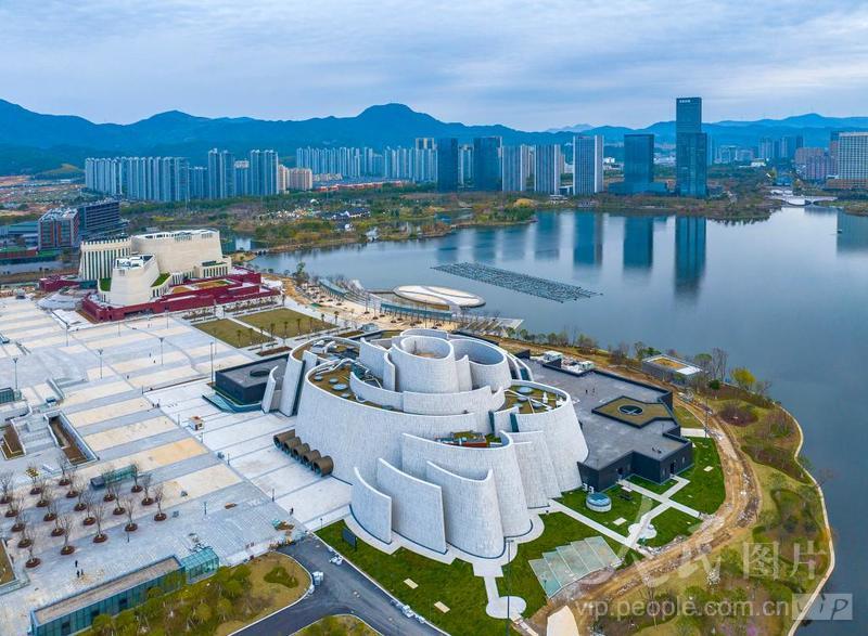 浙江宁海:春到天明湖-人民图片网