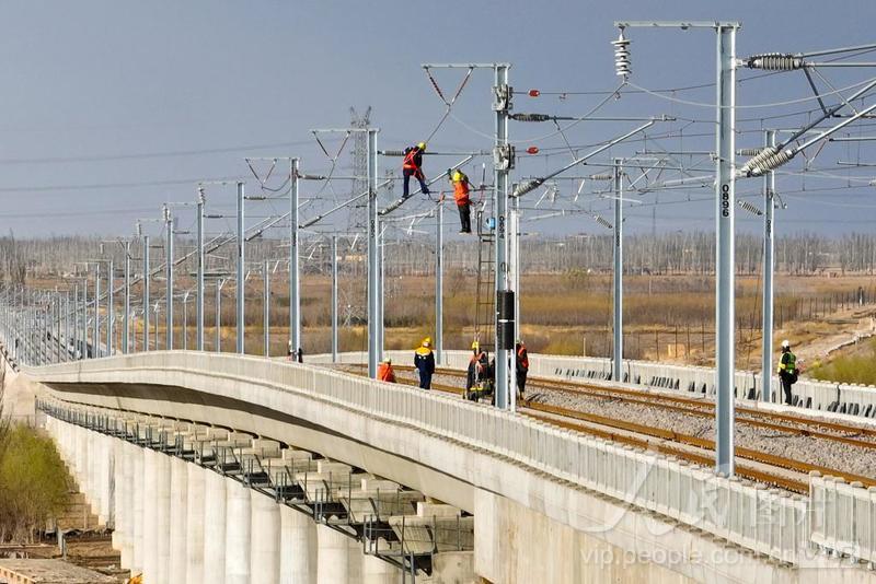 宁夏银川包银高铁建设正酣