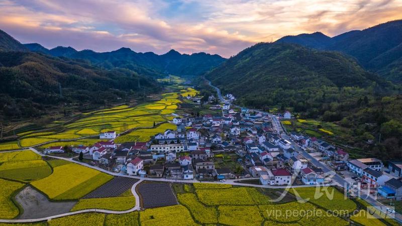 安徽石台：油菜花海美如画-人民图片网