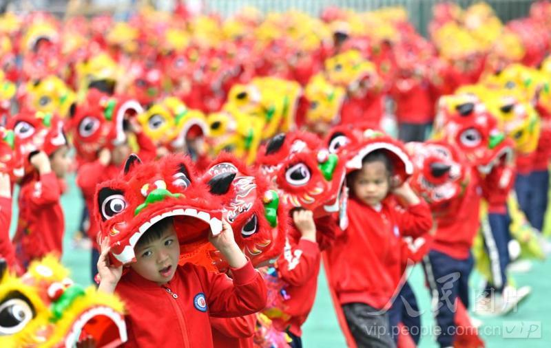 广西柳江:非遗文化伴成长-人民图片网