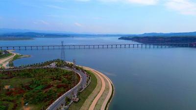 湖北十堰汉江一江清流永续北送