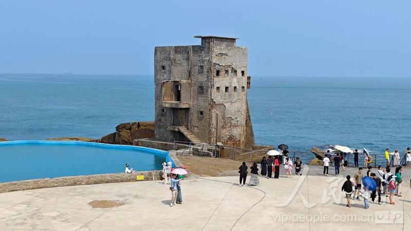 广东汕尾：“海上古堡”引客来-人民图片网