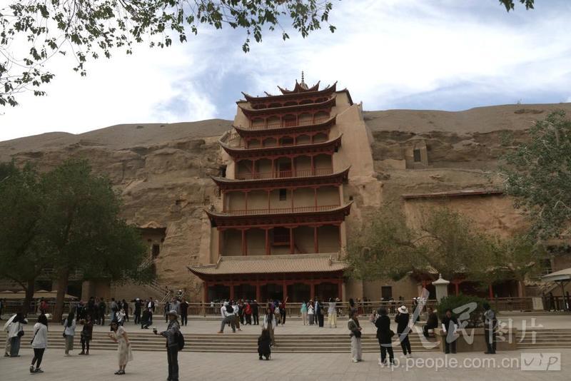 甘肃敦煌:“白+黑”旅游模式热起来-人民图片网