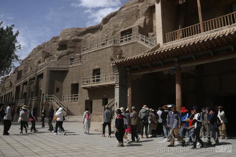 甘肃敦煌:“白+黑”旅游模式热起来-人民图片网