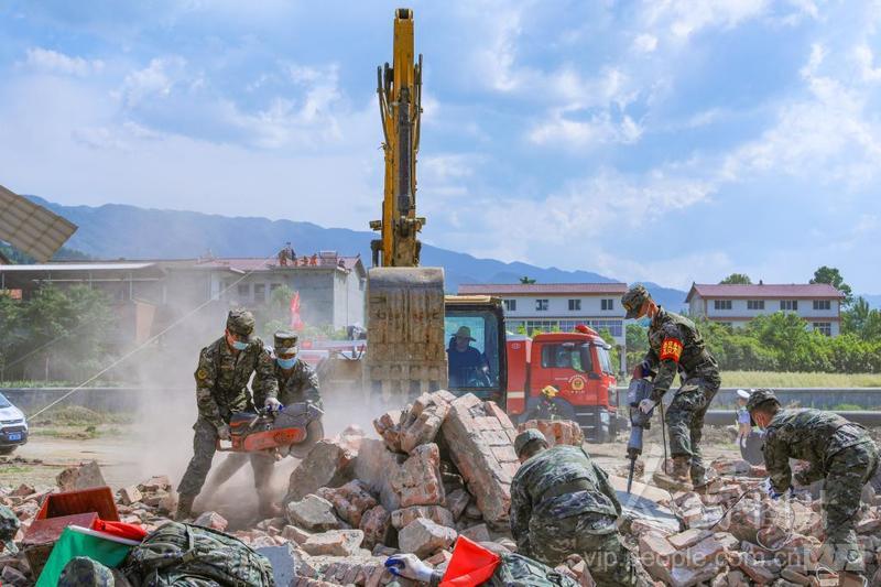 陕西汉中:开展地震应急救援综合演练