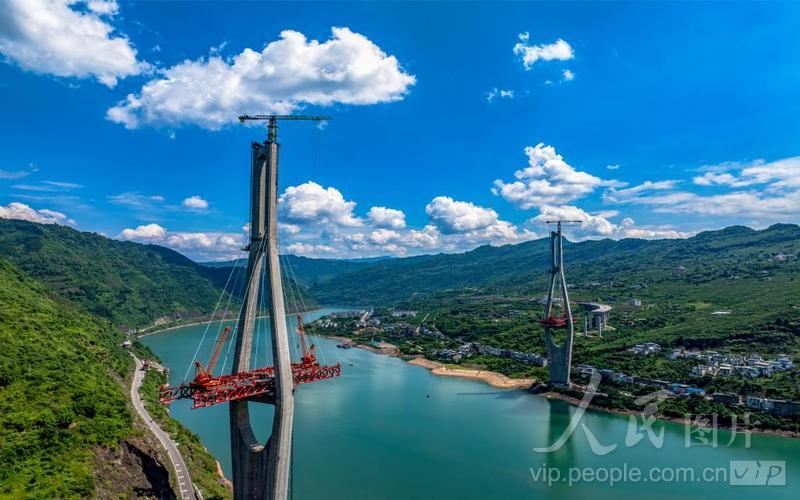 云南绥江:新市金沙江特大桥建设正酣-人民图片网