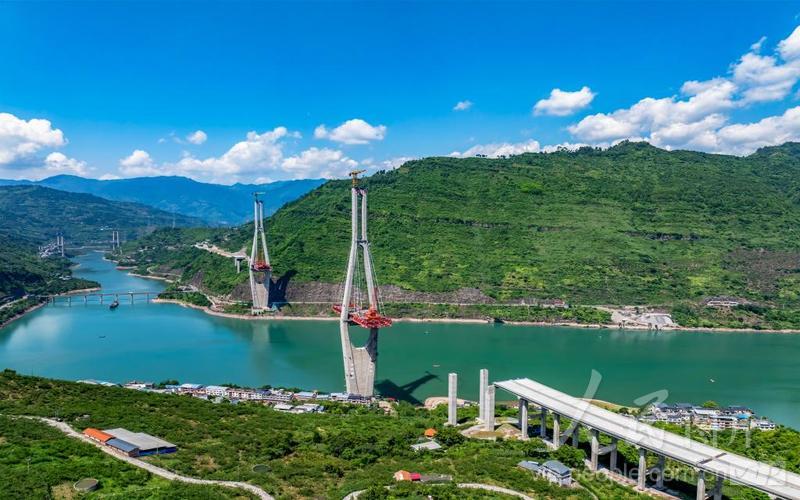 云南绥江:新市金沙江特大桥建设正酣-人民图片网
