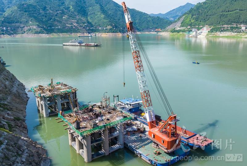 湖北秭归:三峡锚地建设忙-人民图片网