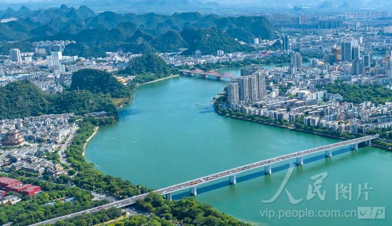 广西柳州:一江碧水入画来-人民图片网