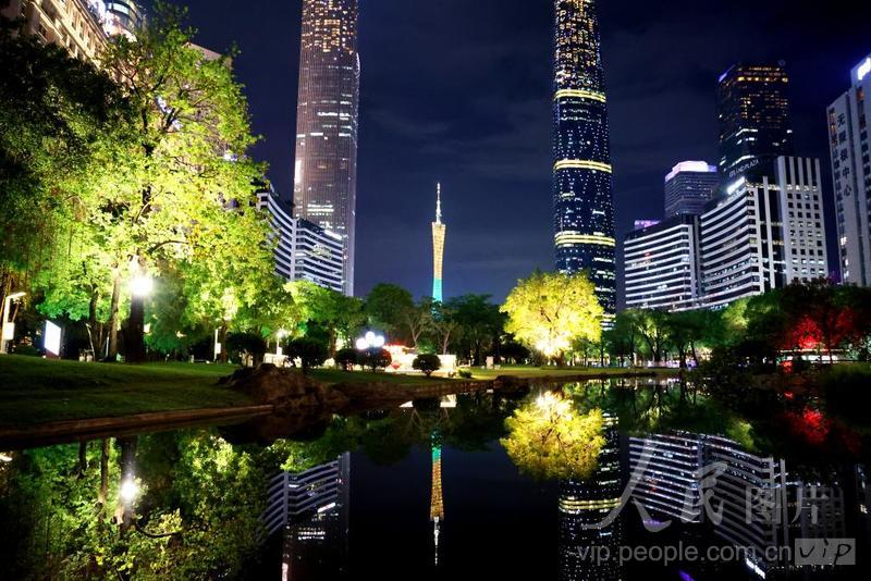 广东广州:花城广场夜色迷人-人民图片网