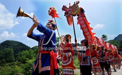 湖南江永：瑶族同胞欢度“洗泥节”-人民图片网